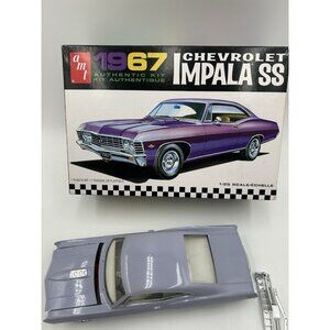 AMT 1/25 1967 Chevy Impala SS Stock AMT981 Plastics Car 1/24-1/25